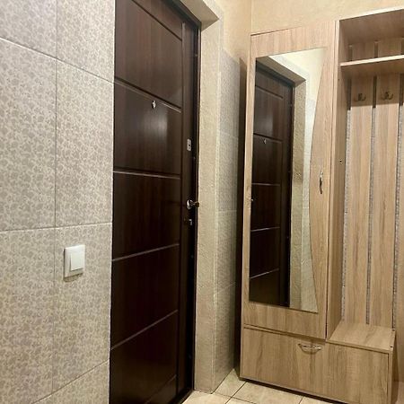 Studio Apartment Metro Pechersk Kiev Exterior foto
