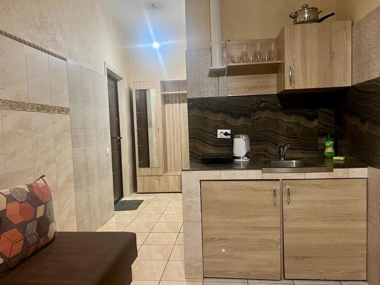 Studio Apartment Metro Pechersk Kiev Exterior foto